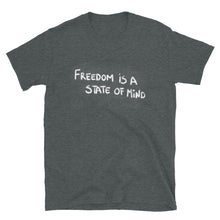 Cargar imagen en el visor de la galería, Camiseta &quot;Freedom&quot;